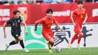 足球国足球员海外首发，发挥稳定