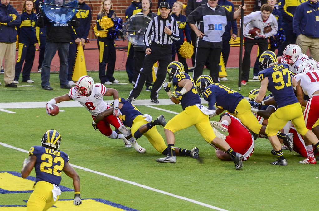 B费：对阵爱尔兰那场比赛我不在，但如果我在也会被批评