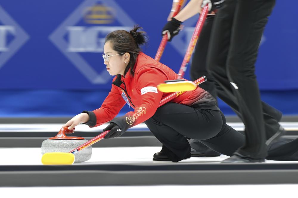 足球世界杯倒计时100天，全球球迷热情高涨